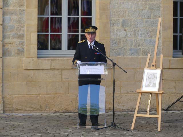 Alain Bucquet, préfet des Ardennes, rend hommage à Jean Moulin