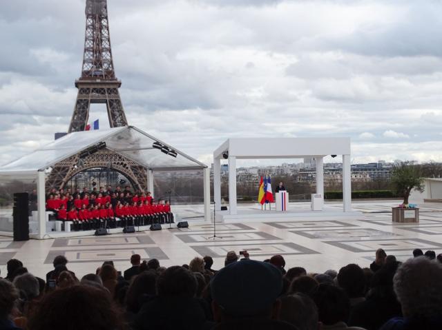 La cérémonie s'est déroulée sur la place des Droits de l'Homme, au Trocadéro à paris.