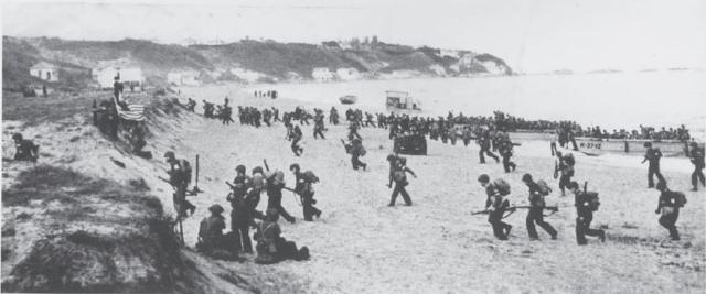 Débarquement des troupes américaines près d'Alger. 