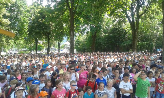 2300 élèves des classes de CE2,CM1 et CM2 de Savoie participent à la cérémonie de clôture de la journée