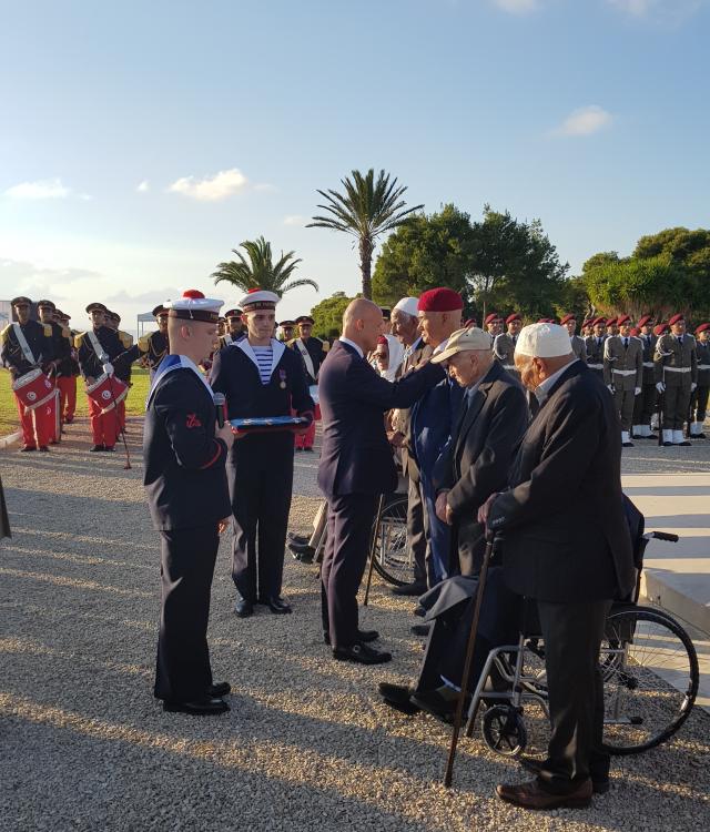 Remise de la Croix du combattant par son Excellence, M. Olivier POIVRE d’ARVOR, Ambassadeur de France en Tunisie.