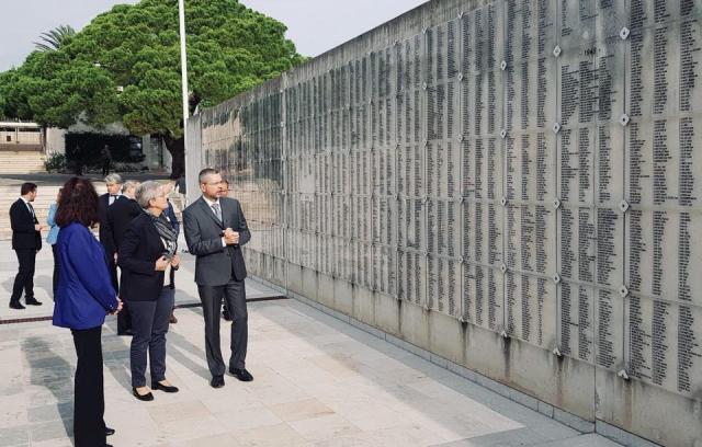 Geneviève Darrieussecq visitant le mémorial des guerres en Indochine, à Fréjus