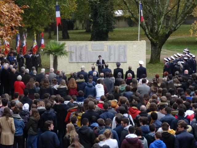 La cérémonie aux anciens élèves du lycée Victor Duruy de Mont-de-Marsan, morts pour la France.