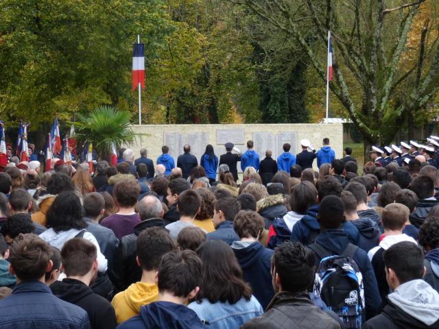 La cérémonie en hommage aux anciens élèves du lycée Victor Duruy de Mont-de-Marsan, morts pour la France.