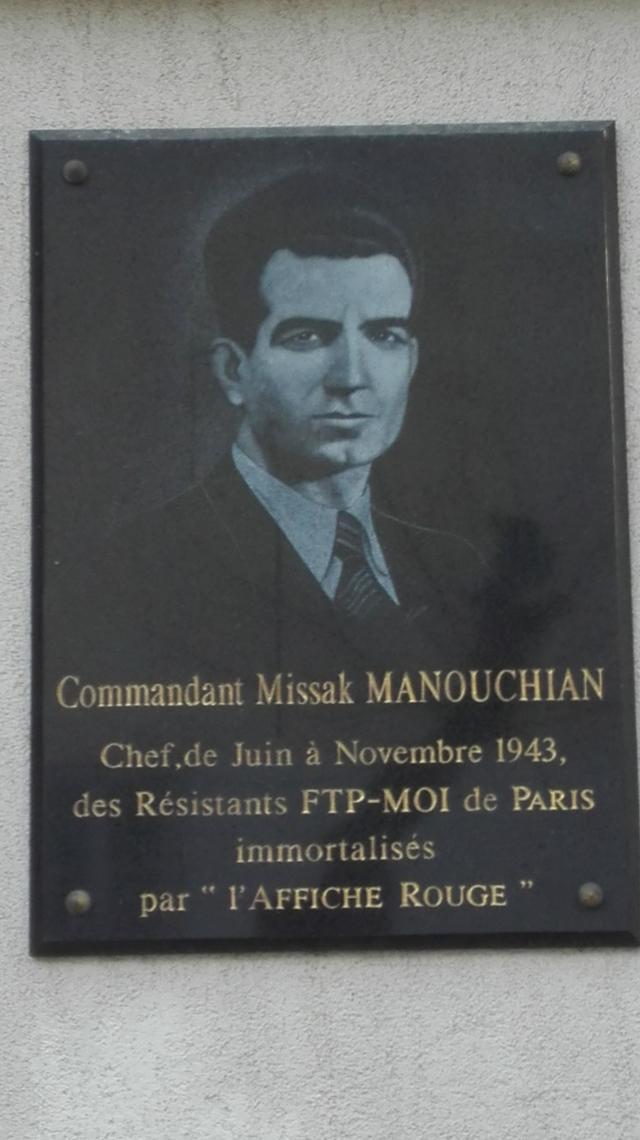portrait de Missak Manouchian à proximité de l'Hôtel de ville de Valence