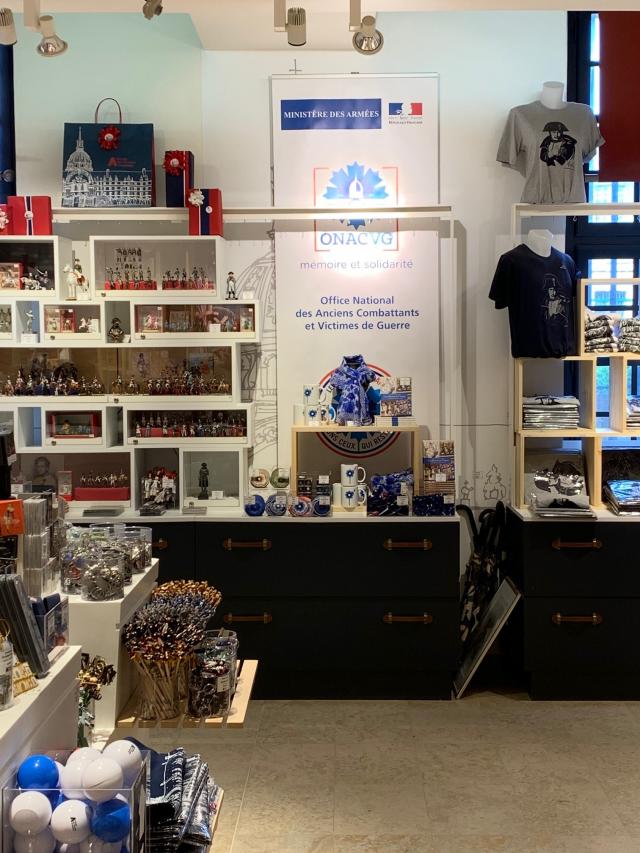 le coin Bleuet de France à la librairie boutique du Musée de l'Armée